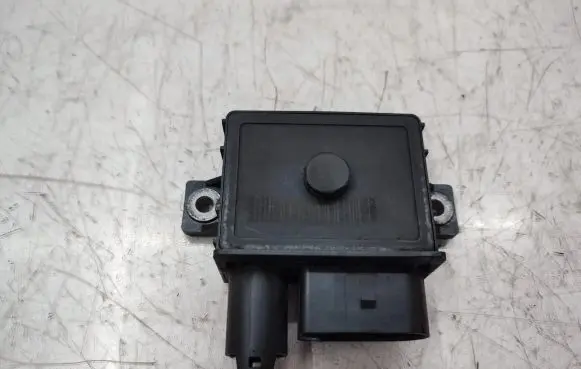 BMW 7 F01 F02 F03 F04 Glow plug pre-heat relay 7800156