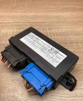 Renault Laguna I Comfort/convenience module 73847257C WITHPLUG