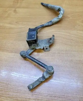 Rear air suspension level height sensor
