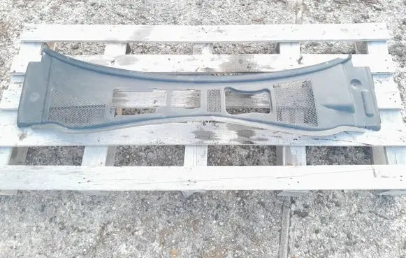 Volkswagen PASSAT B5.5 Other engine bay part 3B1819417