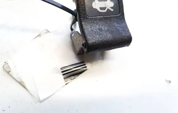 Engine bonnet (hood) release handle