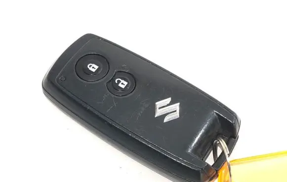 Suzuki Swift I Ignition key/card TS001