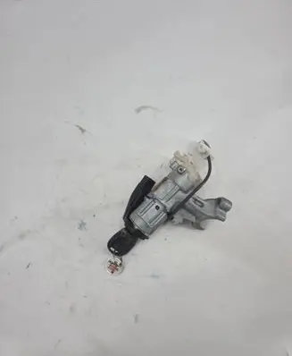 Toyota RAV 4 (XA20) Ignition lock 45020423