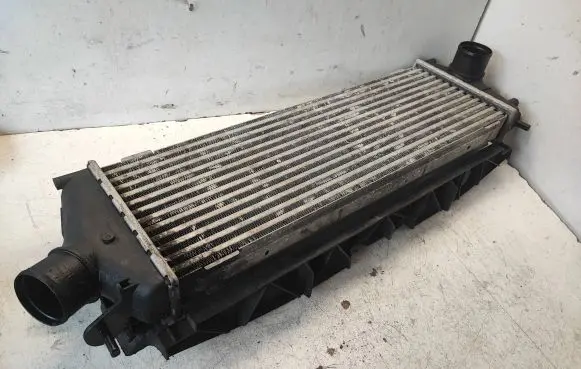 Opel Vivaro Intercooler radiator 8200411160C 992563JB 93854162