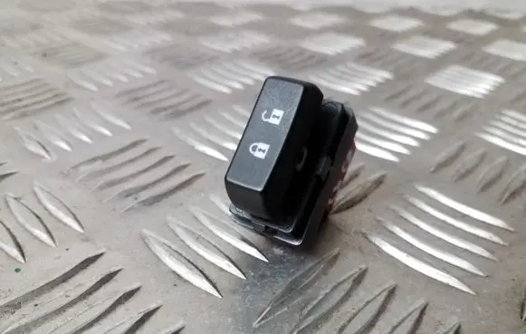 Opel Mokka Central locking switch button 