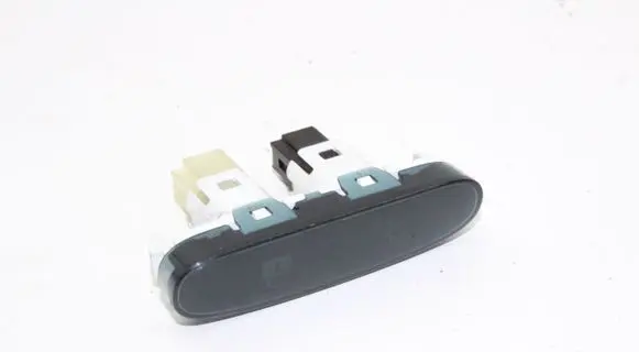 Nissan Juke I F15 Passenger airbag on/off switch 