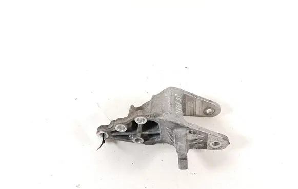 Hyundai Ioniq Engine mounting bracket 