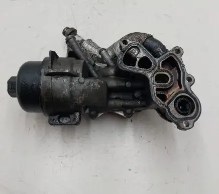 Oil filter mounting bracket
