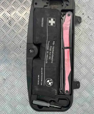 BMW 5 E60 E61 Tool box 6761420