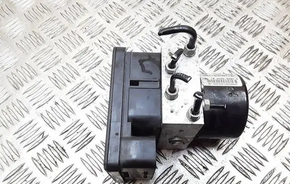 BMW 1 E81 E87 ABS Pump 6787837 10096008443 000404014F3