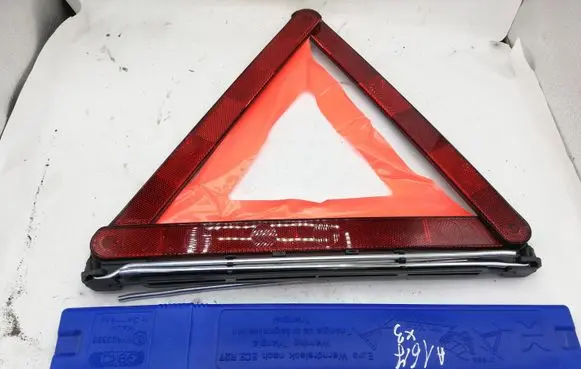 BMW X3 E83 Emergency warning sign 1095457
