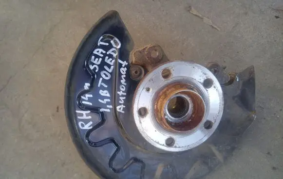 Seat Toledo IV (NH) Front wheel hub