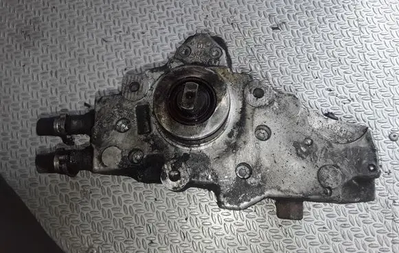 Mercedes-Benz Sprinter W906 Fuel injection high pressure pump A6460700401 0445010143