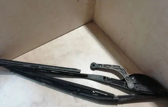 BMW 5 E39 Front wiper linkage 