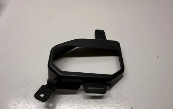 GMC Sierra IV Front bumper corner part panel trim 84225821