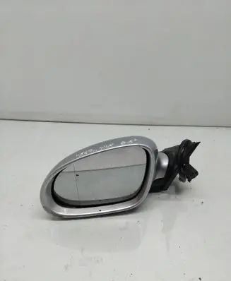 Volkswagen PASSAT B5.5 Front door electric wing mirror E1010781