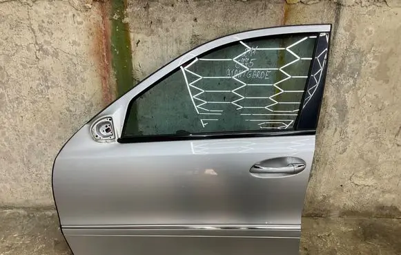 Mercedes-Benz E W211 Front door 