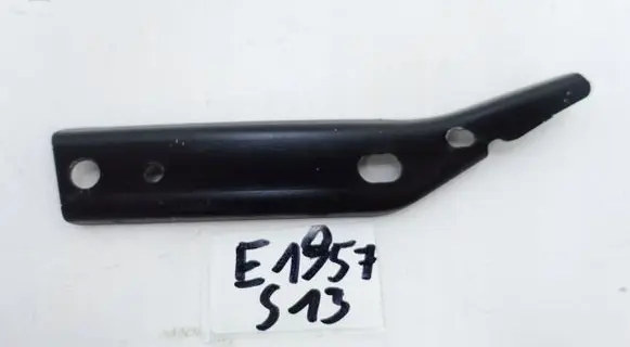 Mercedes-Benz C W204 Front bumper mounting bracket A2048810106