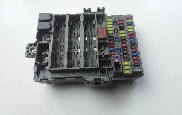 Honda CR-V Fuse module T1EE711