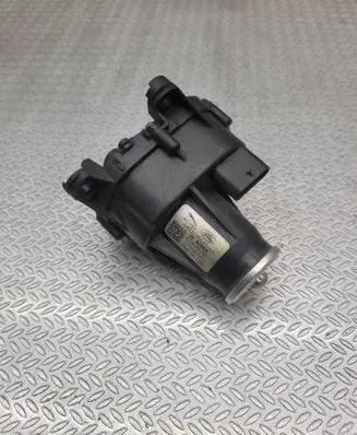 Land Rover Discovery 4 - LR4 Other engine bay part G4D39F648AA