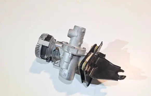 Volkswagen e-Golf Master brake cylinder 5QE614307E 20170301 0132018018