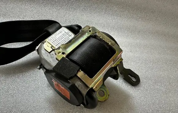 Audi A8 S8 D2 4D Front seatbelt 4D0857705Q