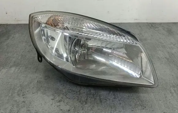 Skoda Fabia Mk2 (5J) Headlight/headlamp 24783200HELLA