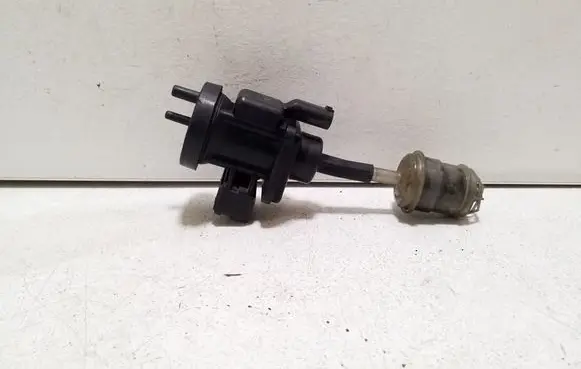 Mercedes-Benz ML W163 Valve vacuum A00054505 4715396