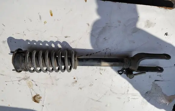 Mercedes-Benz ML W164 Front shock absorber with coil spring 