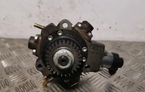 Renault Koleos I Fuel injection high pressure pump 0445010170