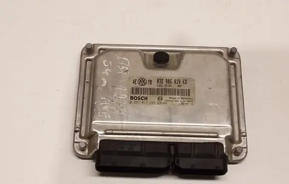 Volkswagen PASSAT B5.5 Engine control unit/module 038906019KD 0281011205
