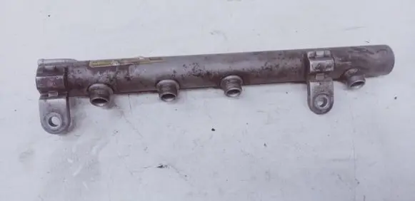 Mercedes-Benz CLS C219 Fuel main line pipe A6420700495
