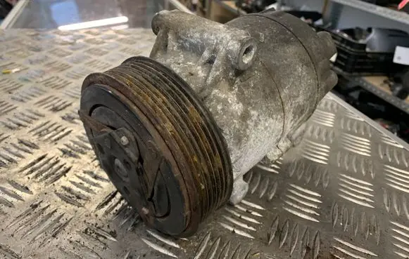 Renault Scenic II - Grand scenic II Air conditioning (A/C) compressor (pump) 8200457418