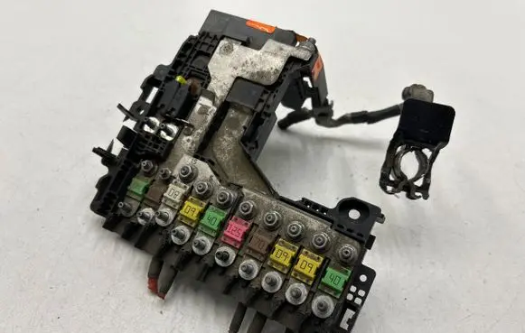 Citroen DS5 Fuse module 9665878380 4070360000