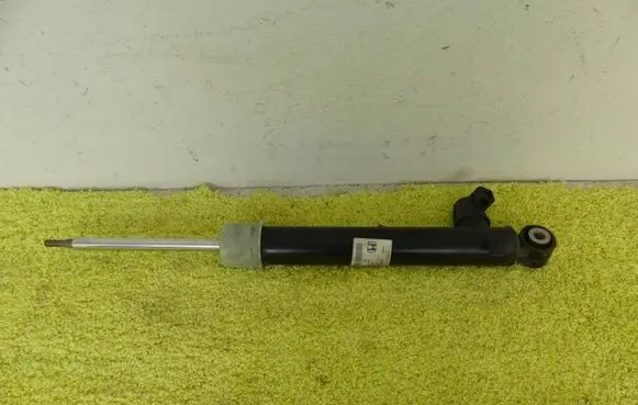 Honda Civic X Rear shock absorber/damper 52620-tgh-a021-m1