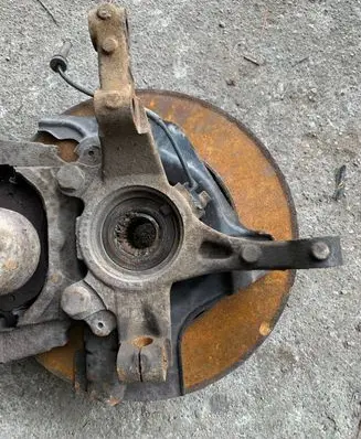 Fiat Linea Front wheel hub spindle knuckle