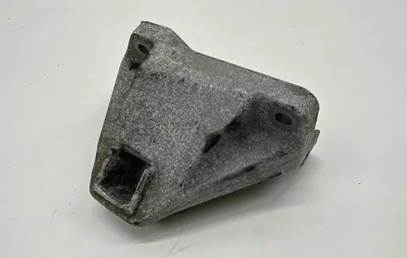 BMW 5 F10 F11 Engine mounting bracket 6777628