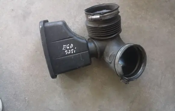 BMW 5 E60 E61 Other engine bay part 7521029