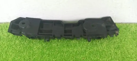 Dacia Logan II Front bumper mounting bracket 631438295R