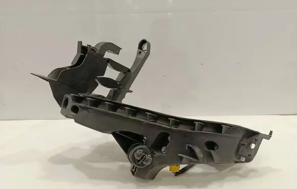 Audi A4 S4 B8 8K Headlight/headlamp mounting bracket 8K0805607A 2002837