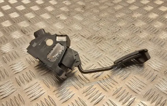 Toyota Yaris Accelerator throttle pedal 781100D020