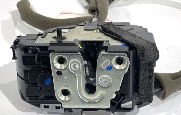 Nissan Pulsar Rear door lock 