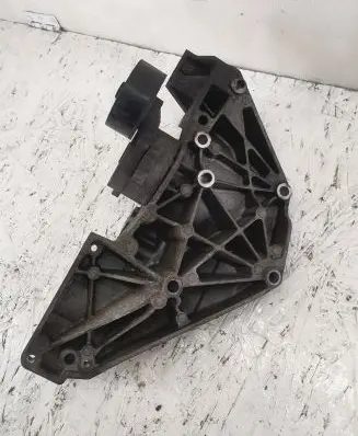 Ford Mondeo MK IV Generator/alternator bracket 7G9Q10K018AA 9662533088