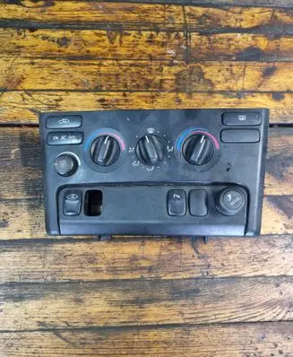 Volvo XC90 Climate control unit 8682733 0986862C