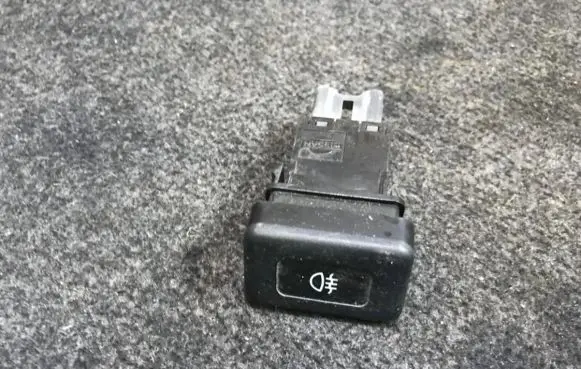 Nissan Almera Windscreen/window heater switch