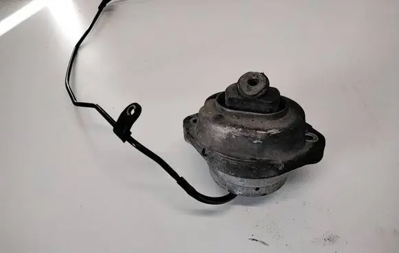 BMW X5 E53 Engine mount bracket 6758444