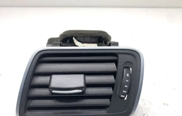 Volkswagen PASSAT B7 Rear air vent grill 