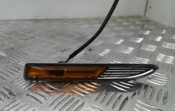 Ford Mondeo MK IV Front fender indicator light 7S7113K354AD