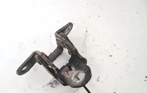 Chrysler Sebring (JS) Rear door lower hinge