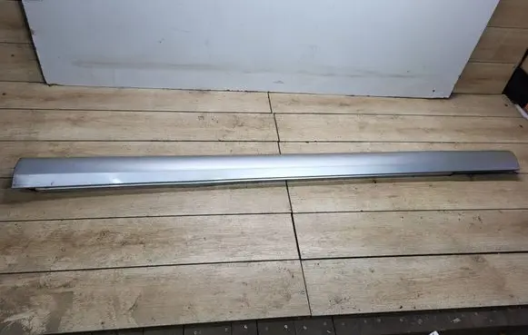 Mercedes-Benz E W211 Sill A2116900140 00009744 0008003313
